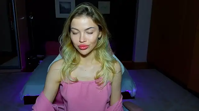 EmmyMills online show from February 15, 2025, 10:21 pm