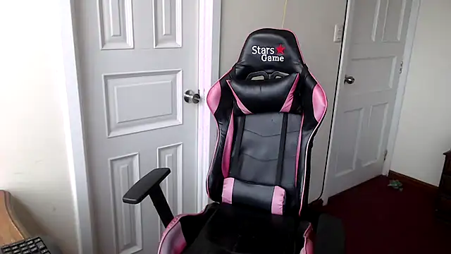 Jackyrose online show from October 6, 2025, 6:08 pm