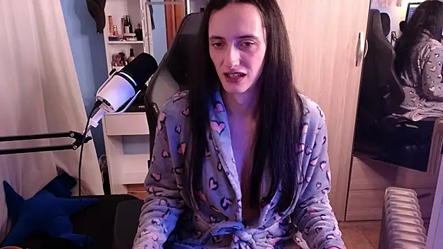 MemiKouki online show from March 18, 2025, 11:42 pm