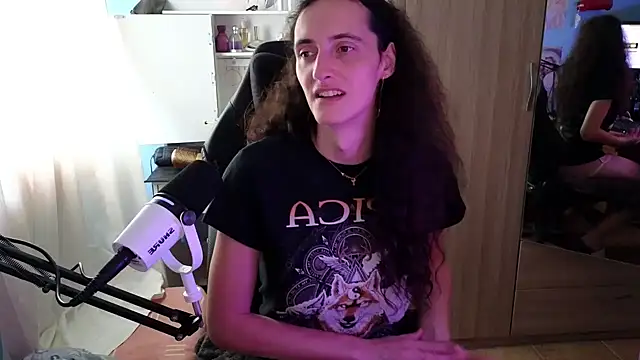 MemiKouki online show from October 11, 2025, 3:46 pm