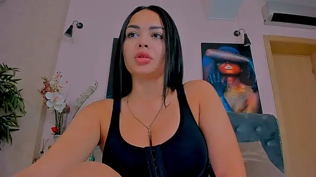 MichelleReys online show from September 14, 2025, 5:13 pm