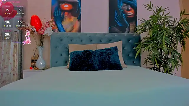 MichelleReys online show from March 17, 2025, 7:58 pm