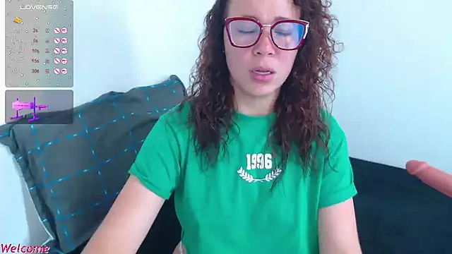 SharonR1 online show from September 21, 2025, 7:08 pm