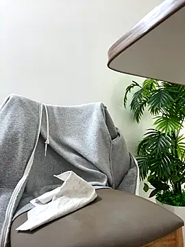 Lami Mi online show from October 1, 2025, 8:08 am