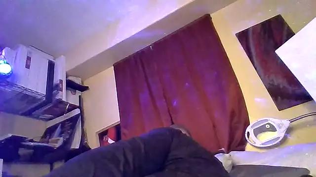 Snapshot of Mic_Oxinner chatting on October 10, 2025, 9:10 am Mic Oxinner online show from October 10, 2025, 9:10 am