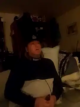 Snapshot of Mic_Oxinner chatting on February 2, 2025, 10:46 am Mic Oxinner online show from February 2, 2025, 10:46 am