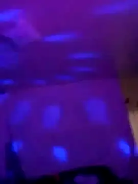 Snapshot of Mic_Oxinner chatting on February 19, 2025, 9:06 am Mic Oxinner online show from February 19, 2025, 9:06 am