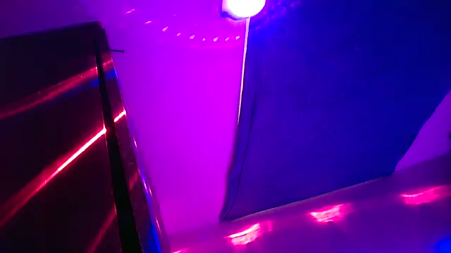 Snapshot of Mic_Oxinner chatting on January 27, 2025, 11:54 am Mic Oxinner online show from January 27, 2025, 11:54 am