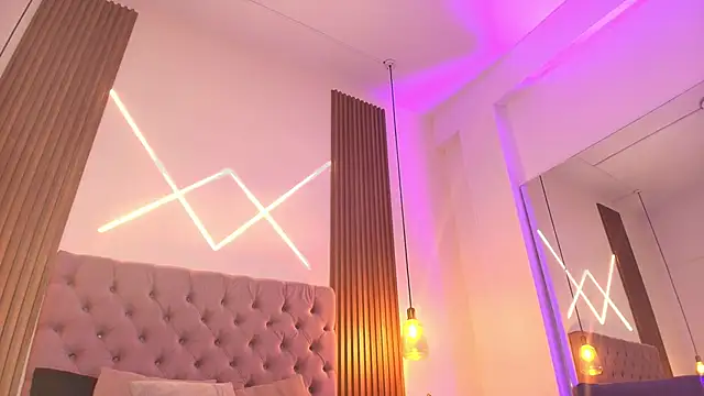 Sophia turneer online show from October 7, 2025, 6:14 am