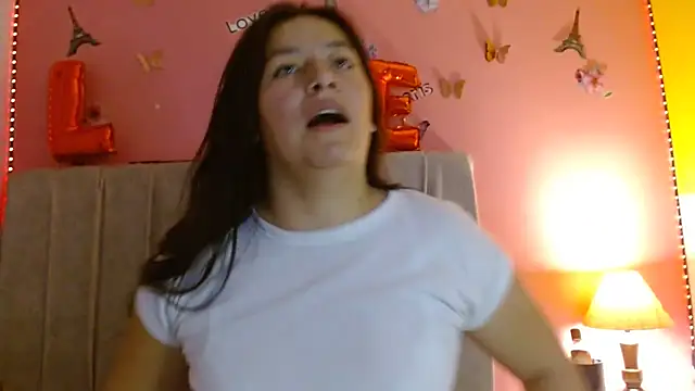 monickhot303av online show from February 28, 2025, 3:37 am