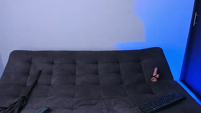 yourf4vpawg online show from February 27, 2025, 8:09 pm