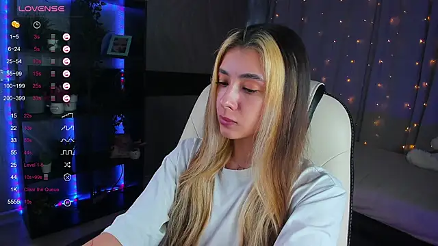 DarlaLike online show from March 13, 2025, 6:58 am