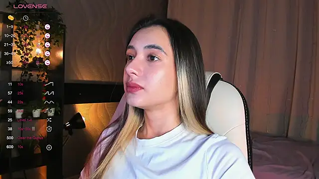 DarlaLike online show from December 14, 2025, 3:46 am