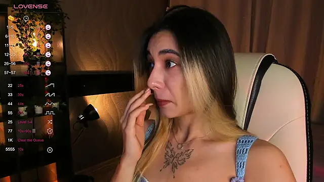 DarlaLike online show from November 5, 2025, 3:42 am