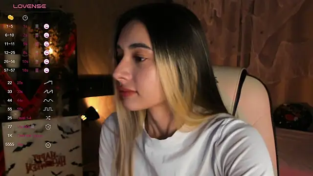 DarlaLike online show from October 22, 2025, 3:50 am