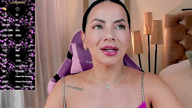 veronika naughty online show from September 26, 2025, 4:14 pm