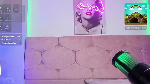 Snapshot of lunar_leen chatting on March 18, 2025, 12:30 am lunar leen online show from March 18, 2025, 12:30 am