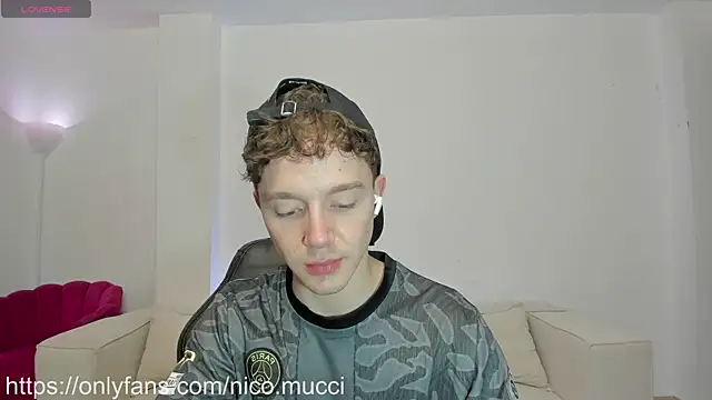 niico 18 online show from December 31, 2024, 10:26 am