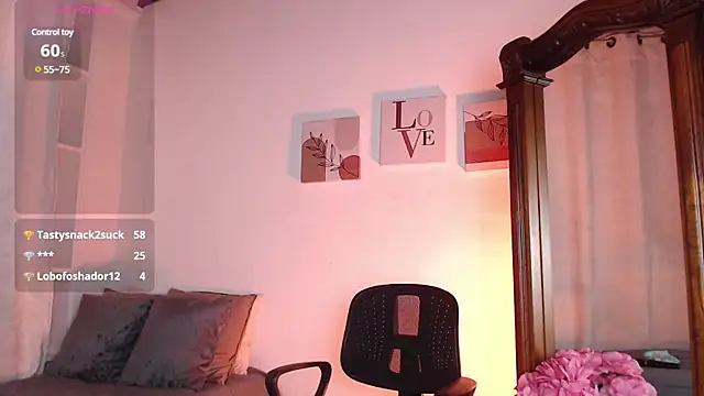 madisex s online show from March 17, 2025, 3:29 pm