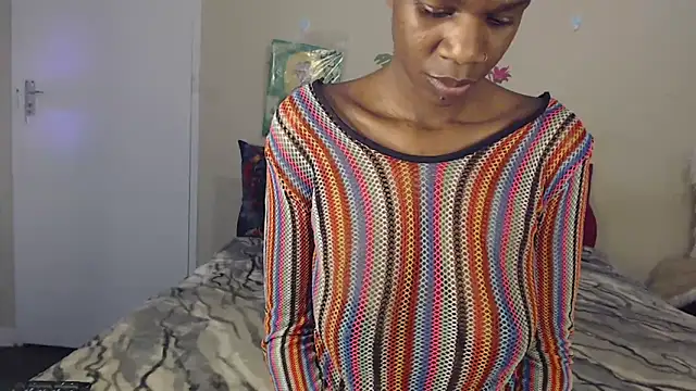 Blacktittiex02 online show from November 18, 2025, 4:43 pm