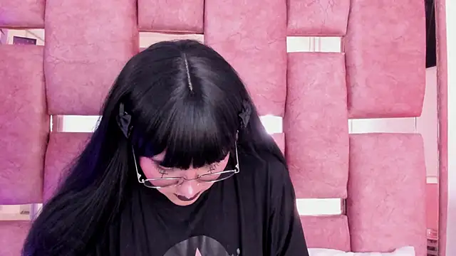  Ambar-devon  online show from September 27, 2025, 6:58 pm