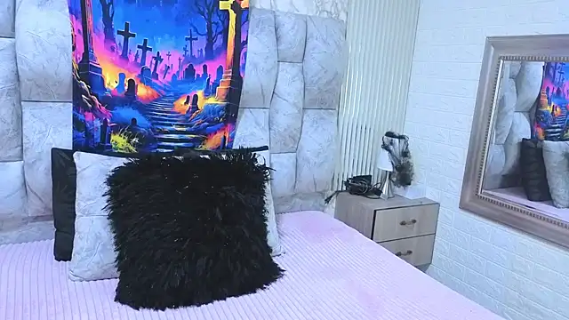 charlotte  G online show from October 12, 2025, 12:39 pm