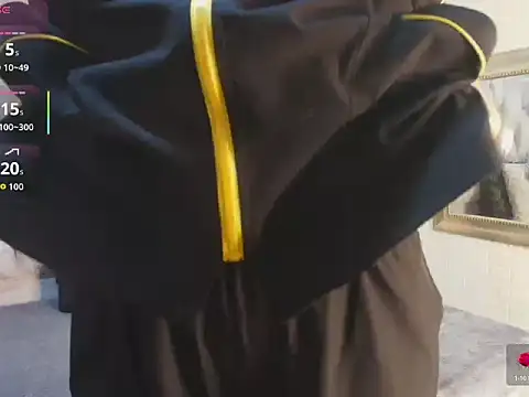 charlotte  G online show from September 16, 2025, 11:22 am