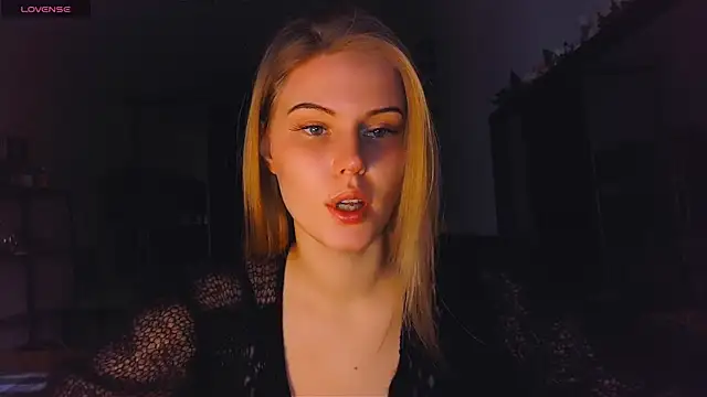 Snapshot of VoluptuousDreams chatting on March 2, 2025, 2:15 pm VoluptuousDreams online show from March 2, 2025, 2:15 pm