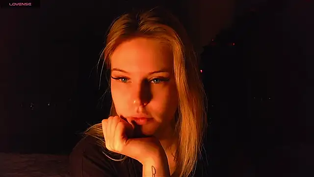 Snapshot of VoluptuousDreams chatting on January 26, 2025, 8:34 pm VoluptuousDreams online show from January 26, 2025, 8:34 pm