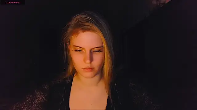 Snapshot of VoluptuousDreams chatting on February 27, 2025, 5:16 pm VoluptuousDreams online show from February 27, 2025, 5:16 pm