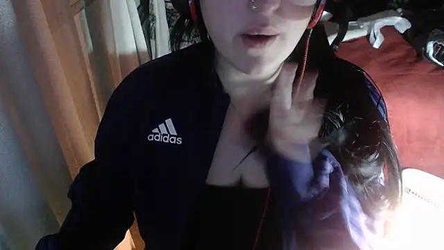 Snapshot of lady_rolinga chatting on July 2, 2026, 12:11 am lady rolinga online show from July 2, 2026, 12:11 am