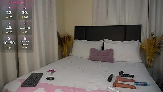  Watuluv  online show from March 11, 2025, 6:41 am