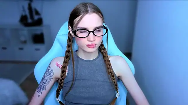 StellaLawless online show from October 11, 2025, 12:06 pm