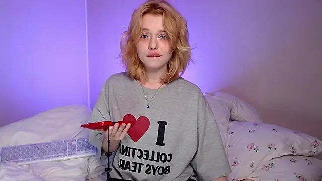 KatieMelone online show from October 9, 2025, 5:24 pm