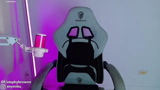 stephybrown online show from February 16, 2025, 9:49 pm