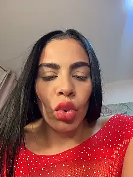 Snapshot of valecruz903 chatting on February 15, 2026, 12:00 am valecruz903 online show from February 15, 2026, 12:00 am