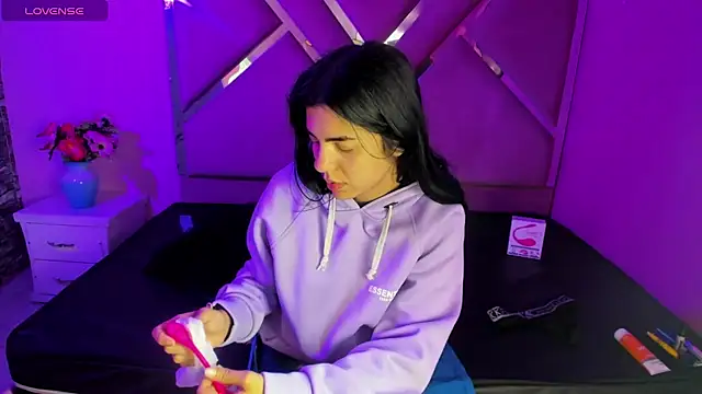 IsisRouse online show from March 16, 2025, 3:04 am