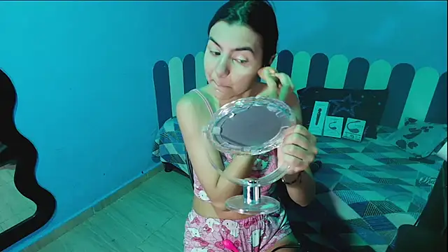 IsisRouse online show from April 11, 2026, 2:52 am