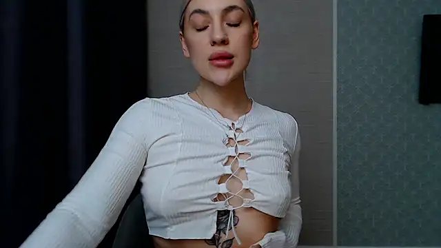 hot-sasha9 online show from March 15, 2025, 7:38 pm