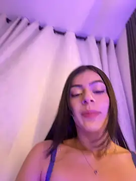 Julieta-sett online show from May 27, 2026, 5:48 am