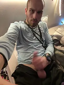 pervy devil online show from April 3, 2026, 10:05 pm