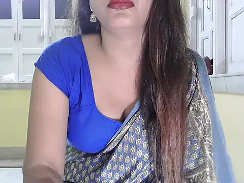 Model-Tanya online show from November 6, 2025, 4:33 pm