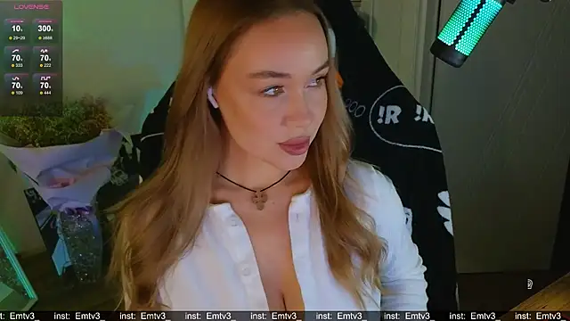 Emili1- online show from December 17, 2025, 4:01 pm