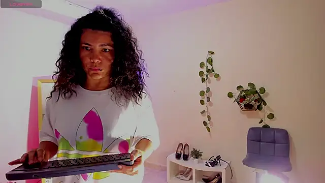 Snapshot of amelyaDreams chatting on October 13, 2025, 7:26 pm amelyaDreams online show from October 13, 2025, 7:26 pm