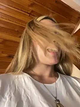 Snapshot of emma_oxford chatting on February 21, 2025, 11:21 pm emma oxford online show from February 21, 2025, 11:21 pm