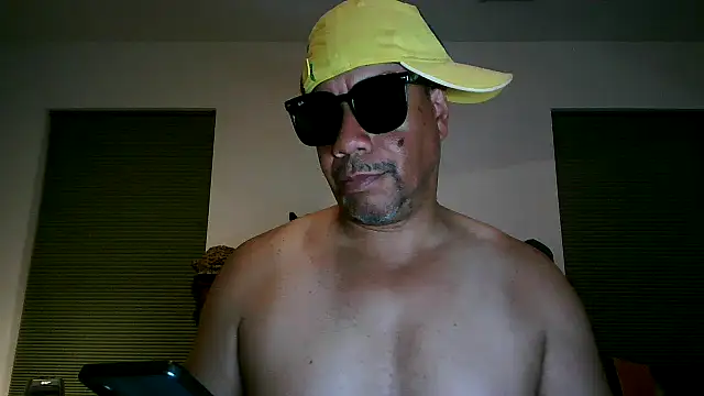 Snapshot of pimpdaddy4ever chatting on May 5, 2026, 2:03 am pimpdaddy4ever online show from May 5, 2026, 2:03 am