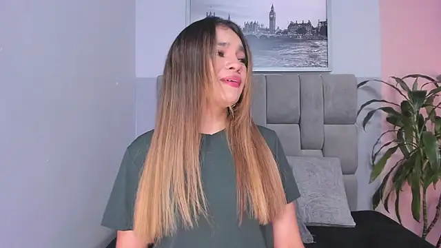 selene tylor  online show from September 18, 2025, 5:10 am