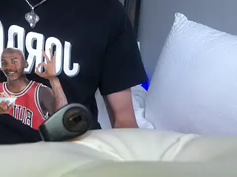 stenzxx online show from February 17, 2025, 11:22 pm