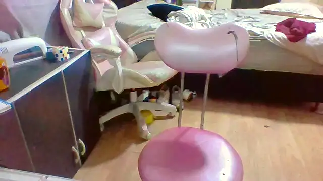 Jennxdolls online show from February 17, 2025, 9:32 pm