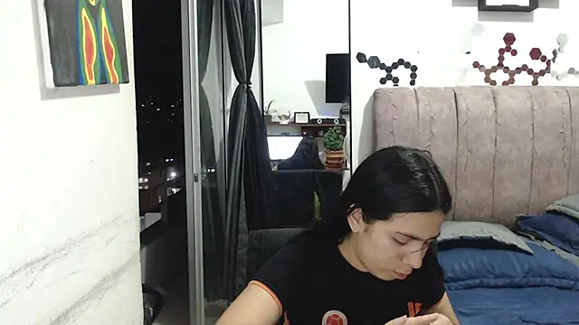 Liza Thurner online show from January 5, 2025, 12:31 am